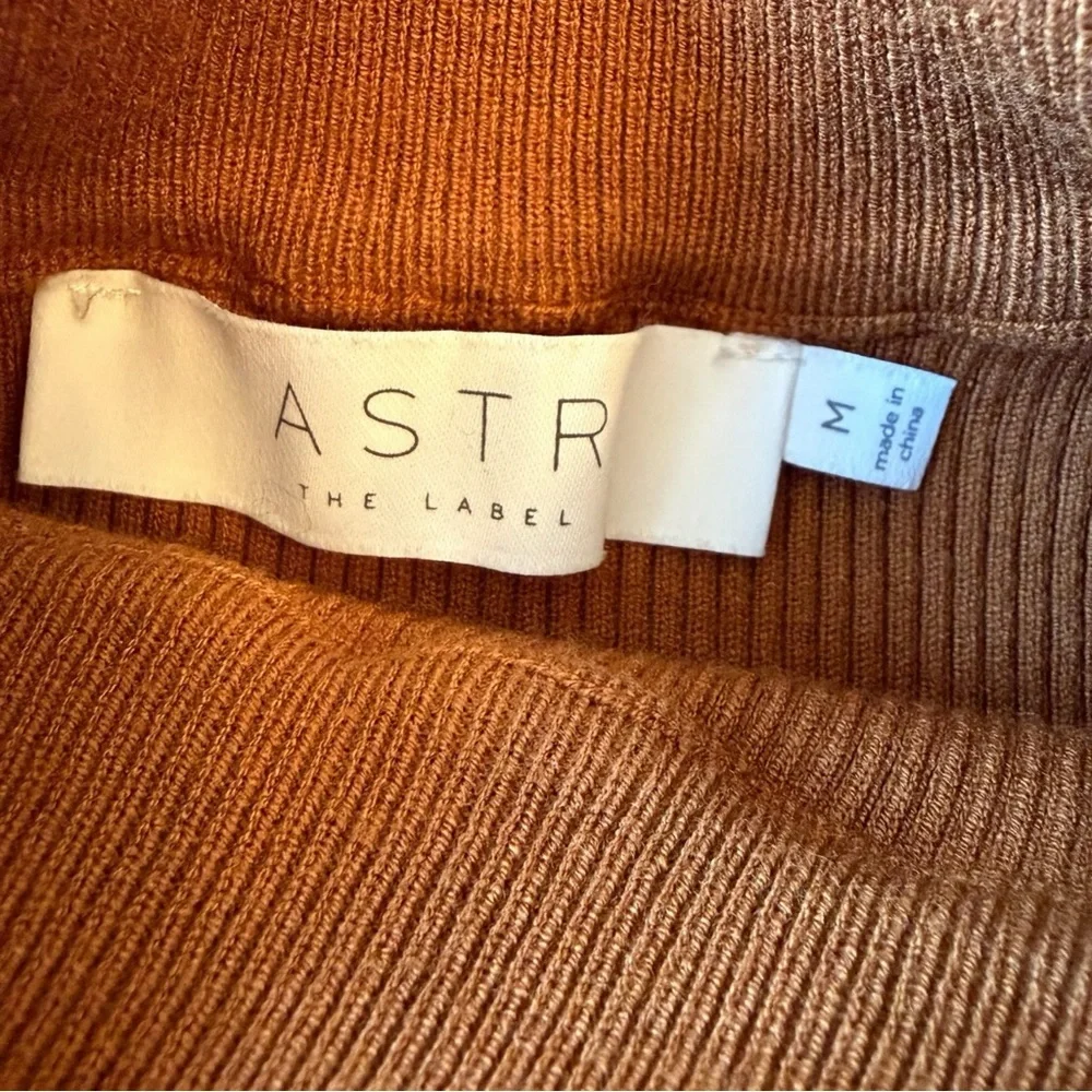 ASTR THE LABEL SANDRA MOCK NECK BODYSUIT - Picture 4 of 4